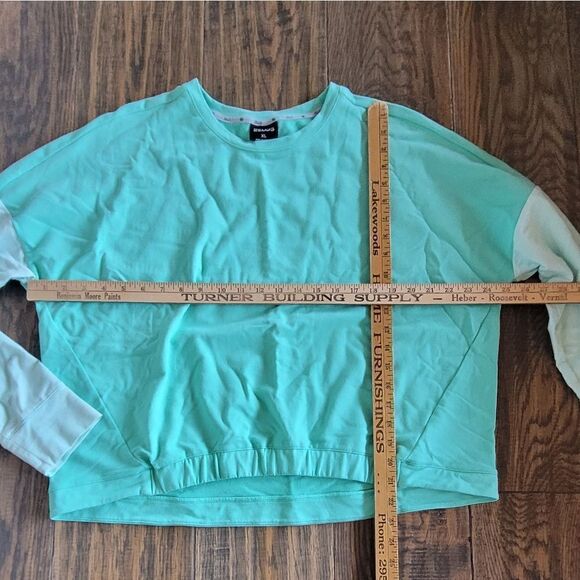 💙3 for $30💙 Zelos Colorblock Cropped Front Sweatshirt XL - Picture 5 of 6